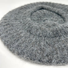 Cozy wool beret in gray